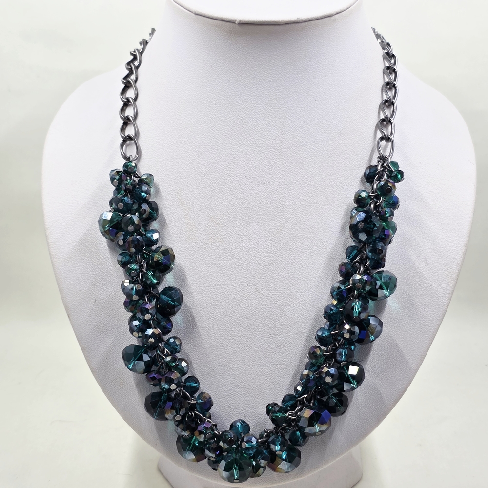 ALDO Teal Blue Glass Borealis Beaded Necklace Gunmetal Chain Faceted Lobster